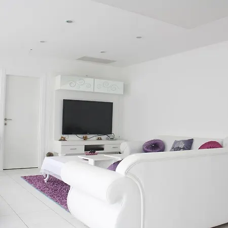 Horizon Sky Lemon 6 Apartment